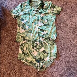 Amazon Women's Green Leaf Print Short Pajama Set